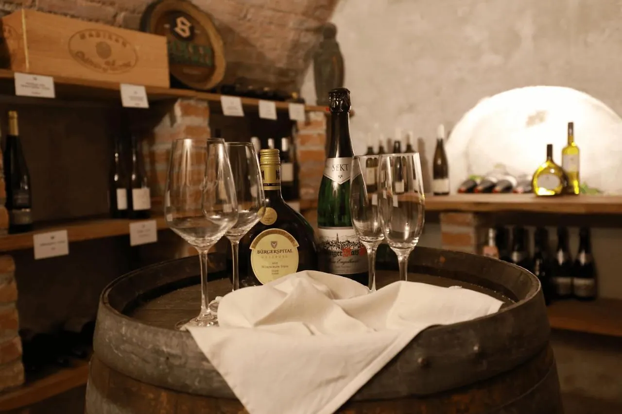 Отель Weinstube Sinas Brettl Нёрдлинген 0*,  Германия